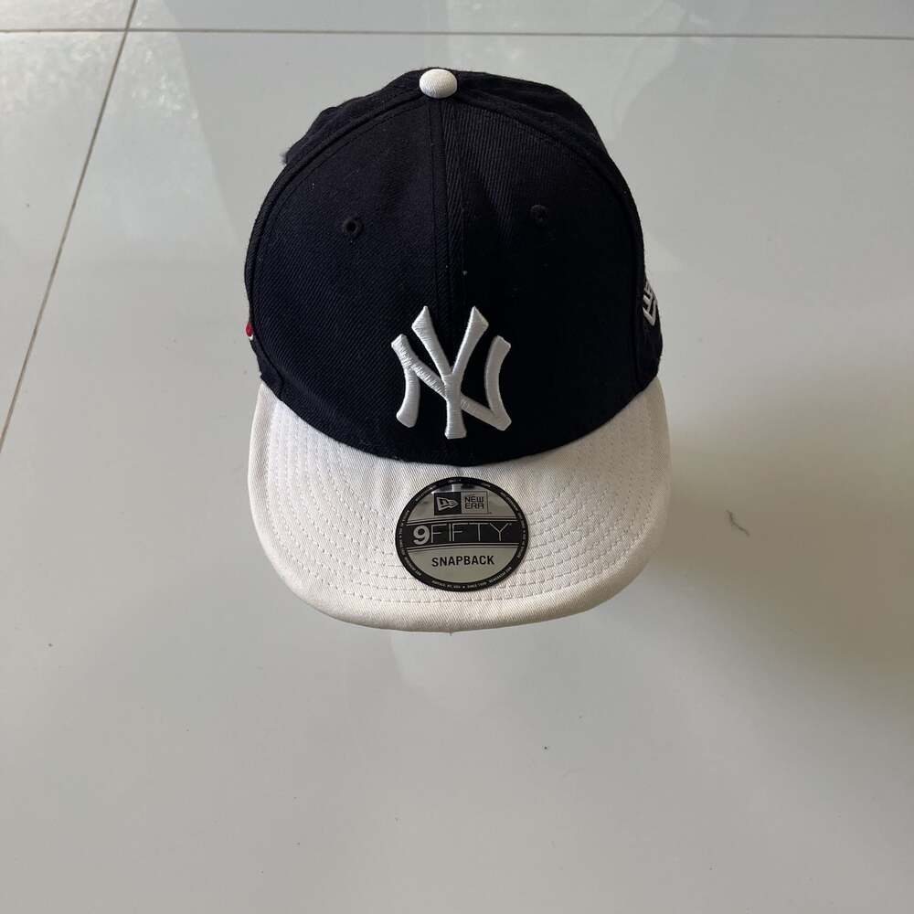 New Era New York Yankees Black and White 9FIFTY Snapback Hat